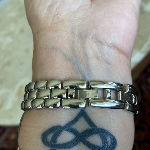 NEW! Quartz Watch Stainless Steel, Pink Crystals - Picture 4 of 11